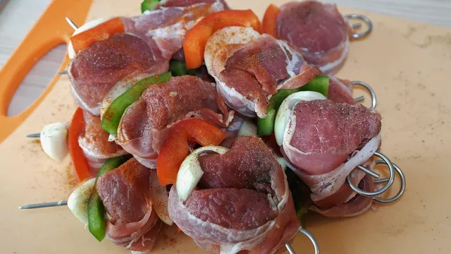 Pancetta al pepe nero affettata
